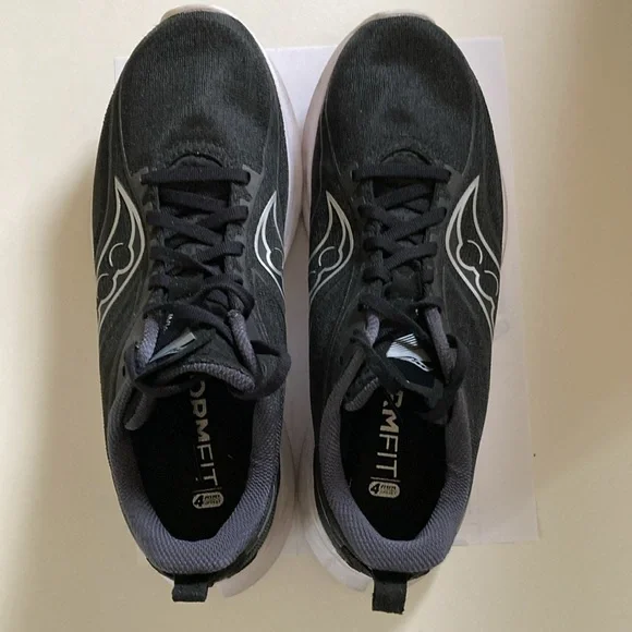 Saucony Kinvara 13 Running Shoe - Picture 2 of 6